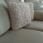 coussin fourrure rose